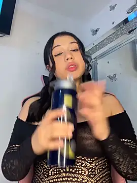 Snapshot of scarleth_marquezz chatting on 5, 5, 2026 scarleth marquezz online show from 5, 5, 2026