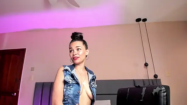 Snapshot of KatrionaNyx chatting on 27, 4, 2026 KatrionaNyx online show from 27, 4, 2026