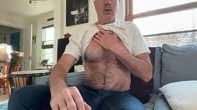 Guy  Grey online show from 21, 4, 2026