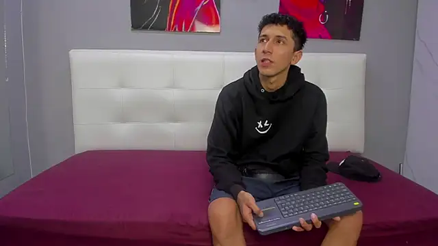 ahsly78Bryan online show from 15, 7, 2026