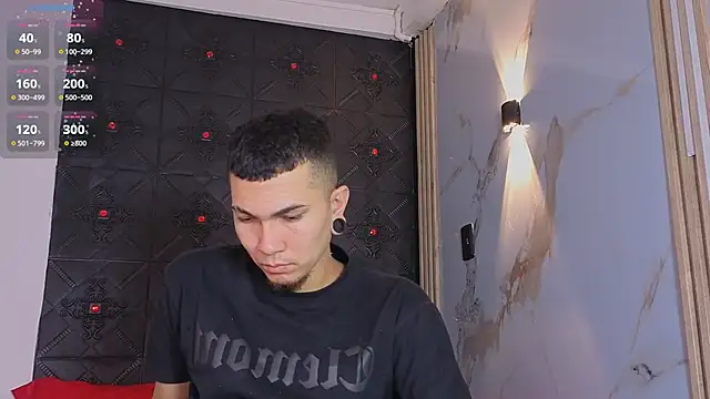 Logan and Reachel online show from 13, 4, 2026