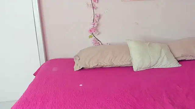 lilirousee online show from 19, 4, 2026