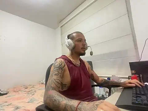 Snapshot of Maximo_Garcia17 chatting on 9, 3, 2026 Maximo Garcia17 online show from 9, 3, 2026