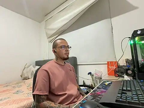 Snapshot of Maximo_Garcia17 chatting on 21, 3, 2026 Maximo Garcia17 online show from 21, 3, 2026