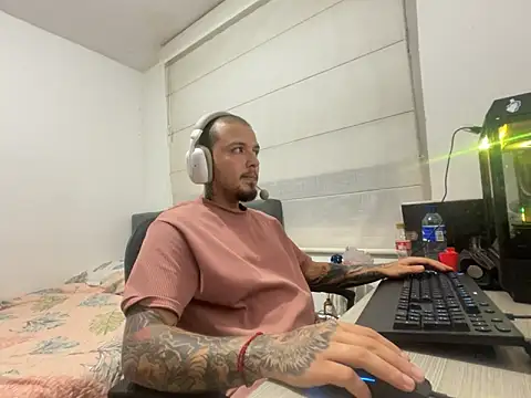 Maximo Garcia17 online show from 8, 3, 2026