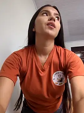 DulceCaroX online show from 10, 6, 2026
