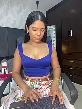 Miaafoxx   online show from 12, 3, 2026