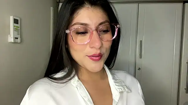latinasoftie online show from 11, 6, 2026