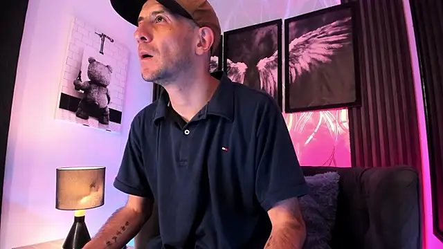 Milanwhite  online show from 3, 3, 2026