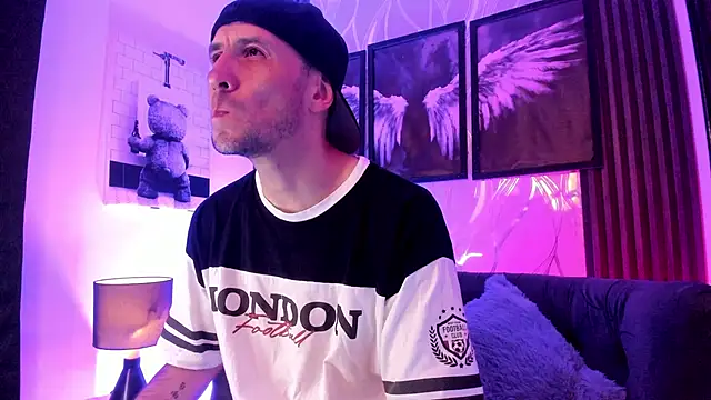 Milanwhite  online show from 5, 3, 2026