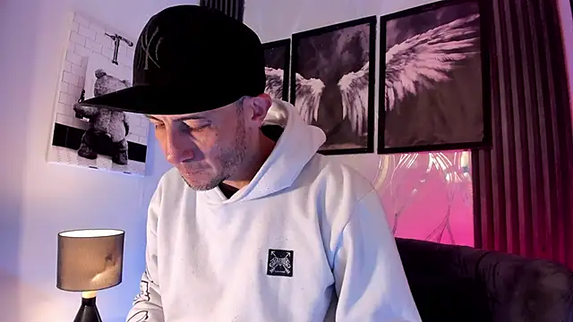 Milanwhite  online show from 7, 3, 2026