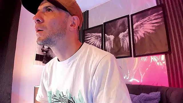 Milanwhite  online show from 6, 3, 2026