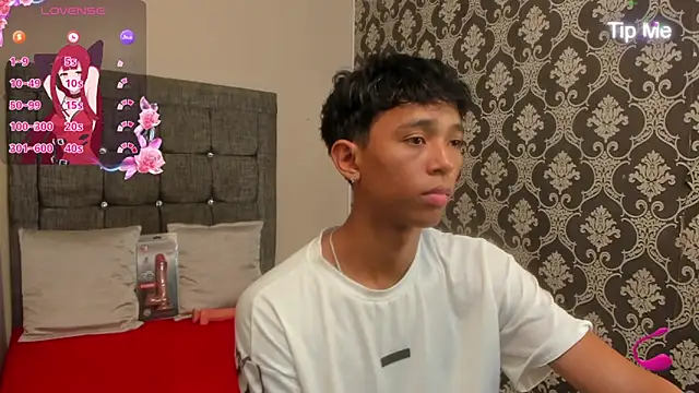 Snapshot of Little_Twink19x chatting on 16, 5, 2026 Little Twink19x online show from 16, 5, 2026
