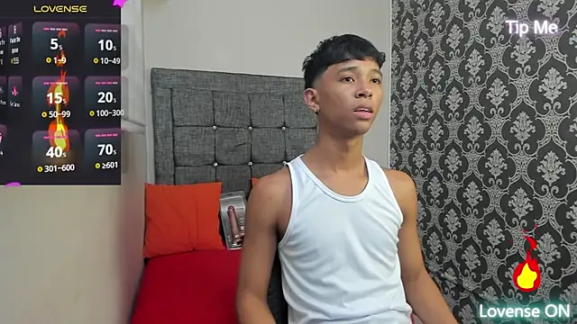 Snapshot of Little_Twink19x chatting on 29, 5, 2026 Little Twink19x online show from 29, 5, 2026