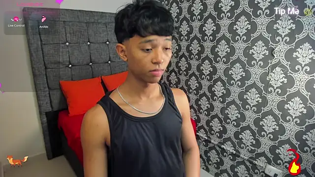 Snapshot of Little_Twink19x chatting on 4, 7, 2026 Little Twink19x online show from 4, 7, 2026