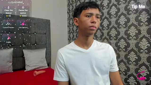Snapshot of Little_Twink19x chatting on 9, 5, 2026 Little Twink19x online show from 9, 5, 2026