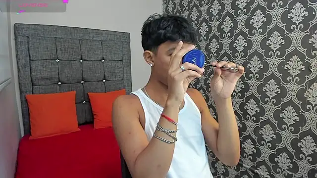 Snapshot of Little_Twink19x chatting on 13, 6, 2026 Little Twink19x online show from 13, 6, 2026