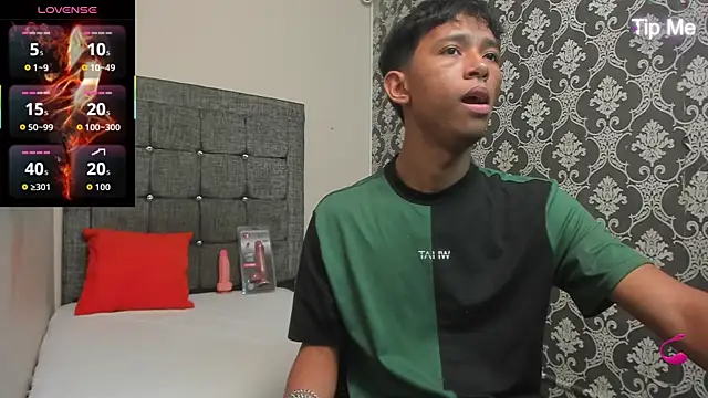 Little Twink19x online show from 18, 4, 2026