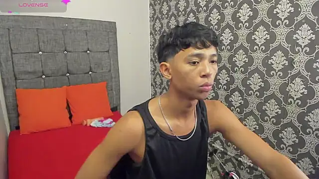 Snapshot of Little_Twink19x chatting on 18, 6, 2026 Little Twink19x online show from 18, 6, 2026