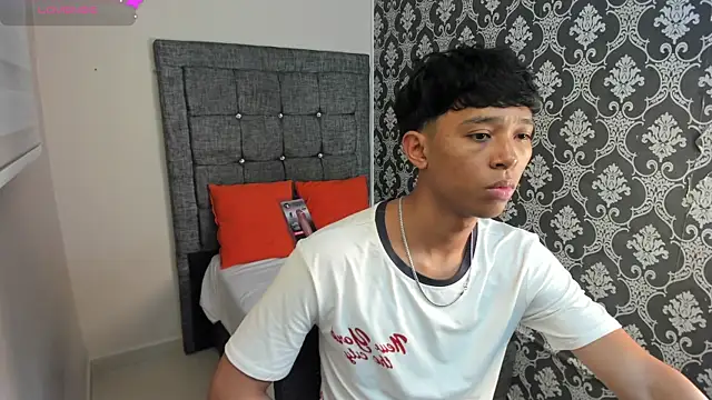 Snapshot of Little_Twink19x chatting on 10, 7, 2026 Little Twink19x online show from 10, 7, 2026
