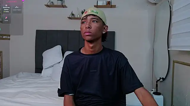 Little Twink19x online show from 27, 2, 2026