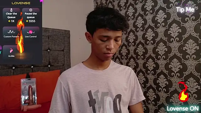 Snapshot of Little_Twink19x chatting on 26, 5, 2026 Little Twink19x online show from 26, 5, 2026