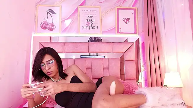 Julietta Foxx online show from 6, 3, 2026