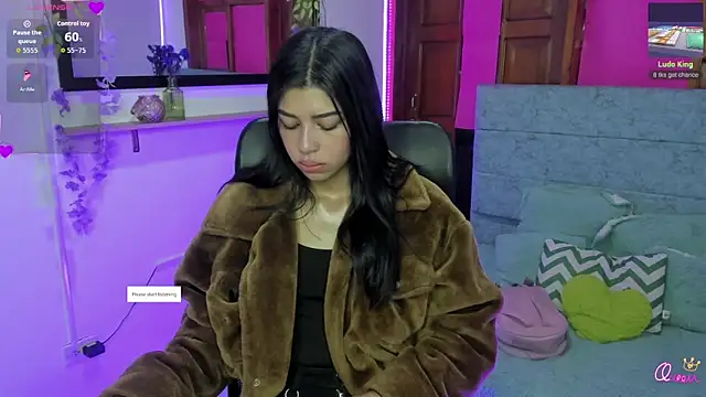 Aysha winxs online show from 12, 4, 2026