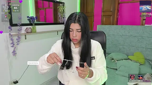 Aysha winxs online show from 2, 4, 2026