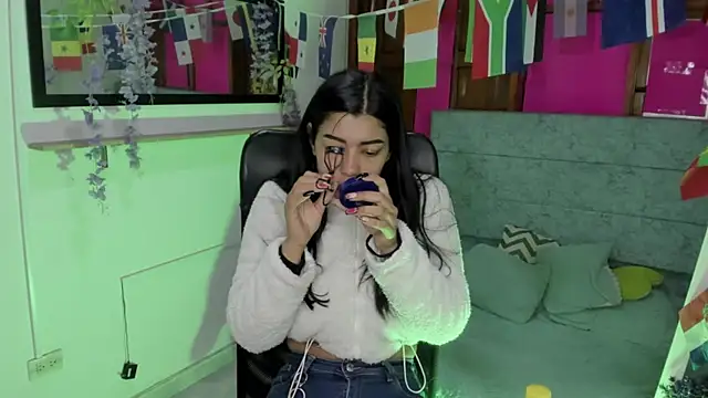 Snapshot of Aysha_winxs chatting on 25, 6, 2026 Aysha winxs online show from 25, 6, 2026