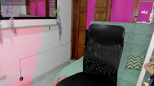 Aysha winxs online show from 6, 6, 2026