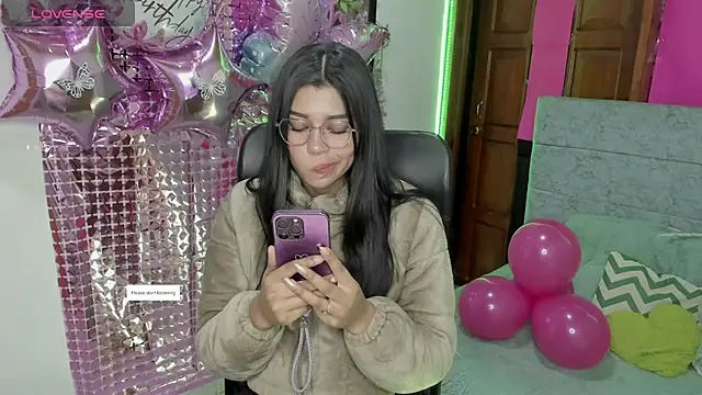 Aysha winxs online show from 22, 4, 2026