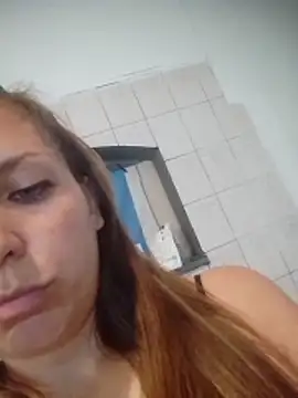 Snapshot of CamiliLuna chatting on 7, 4, 2026 CamiliLuna online show from 7, 4, 2026