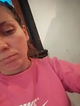 Snapshot of CamiliLuna chatting on 7, 5, 2026 CamiliLuna online show from 7, 5, 2026