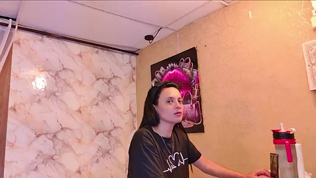 QueenSallyDesire online show from 23, 4, 2026