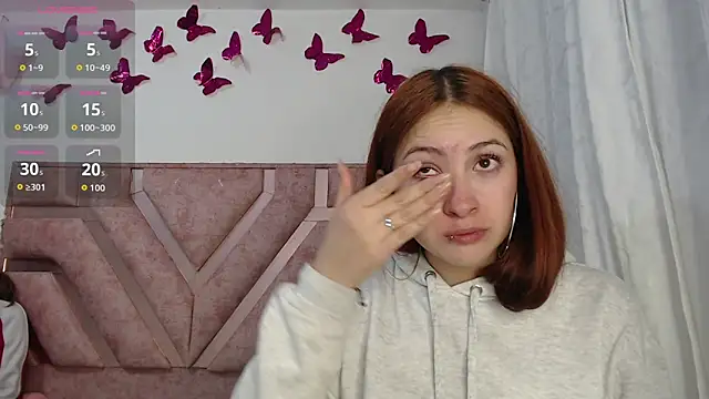 Snapshot of Roxy-Fox_ chatting on 25, 3, 2026 Roxy-Fox online show from 25, 3, 2026