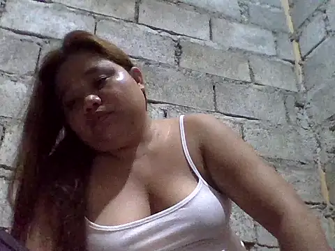 Snapshot of sweetlyn31 chatting on 8, 7, 2026 sweetlyn31 online show from 8, 7, 2026