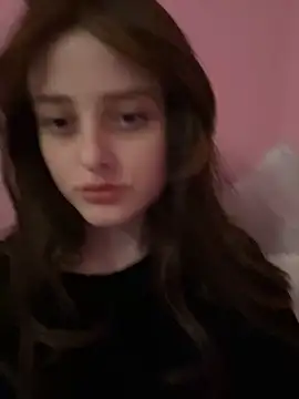 Amira amur online show from 4, 3, 2026