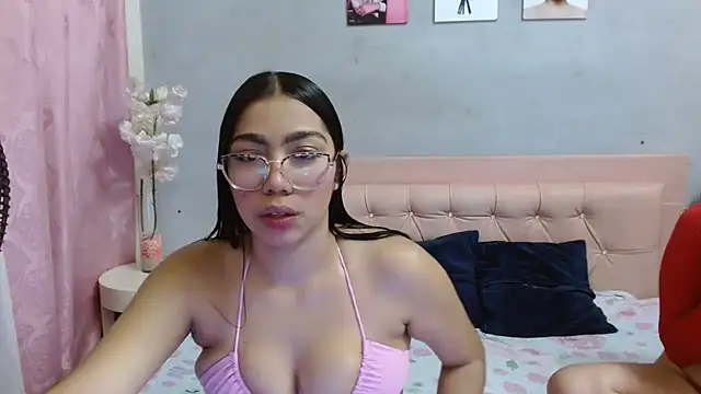 Snapshot of Eleanor_Rouillard chatting on 29, 4, 2026 Eleanor Rouillard online show from 29, 4, 2026