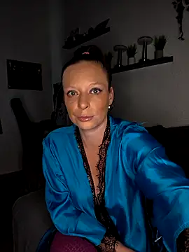 Snapshot of ZaramourXMrX chatting on 8, 5, 2026 ZaramourXMrX online show from 8, 5, 2026