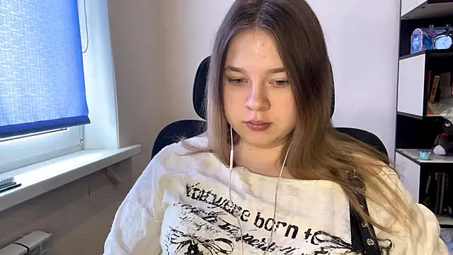 TomikoPfau online show from 25, 3, 2026