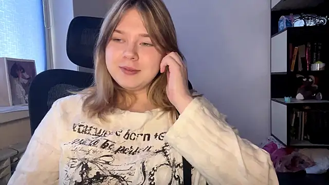 TomikoPfau online show from 23, 4, 2026