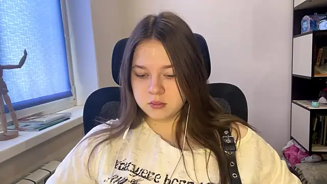 TomikoPfau online show from 1, 3, 2026