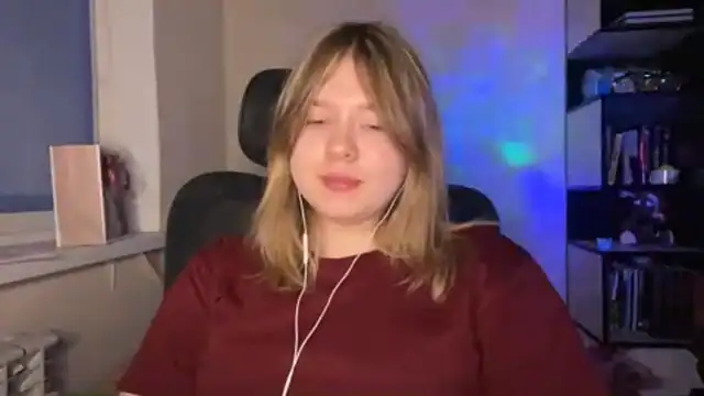 TomikoPfau online show from 19, 4, 2026