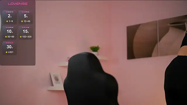 Playful Issa online show from 1, 4, 2026