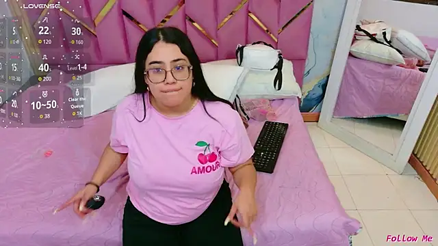 curvybuffgirllll online show from 19, 7, 2026