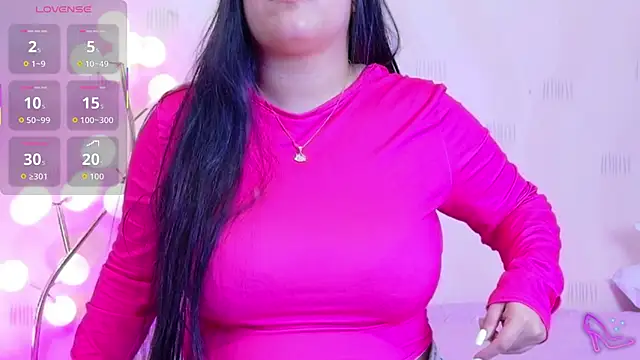 curvybuffgirllll online show from 12, 5, 2026