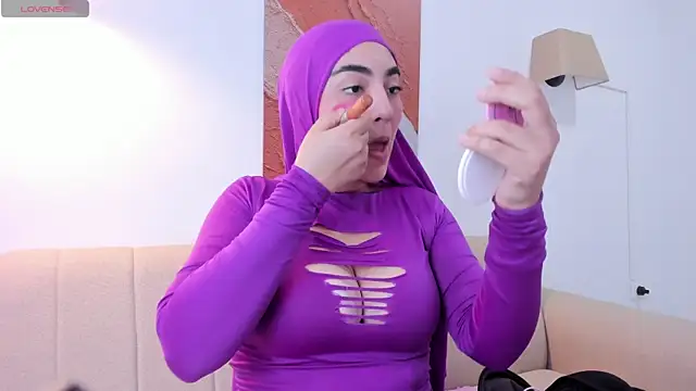 Snapshot of Malika_Noor chatting on 17, 5, 2026 Malika Noor online show from 17, 5, 2026