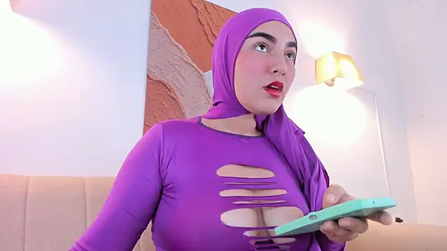 Snapshot of Malika_Noor chatting on 28, 4, 2026 Malika Noor online show from 28, 4, 2026