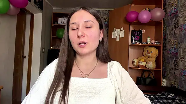 poly princess online show from 17, 3, 2026